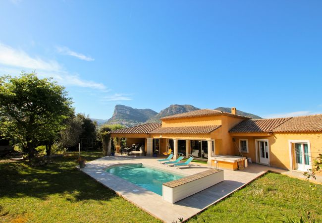 villa à La Gaude - Villa idéale pour vos vacances en famille ou entre amis